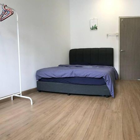 Homestay 3Br Near Setia Alam Shah Alam Exterior photo