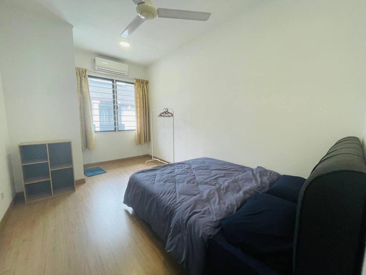 Homestay 3Br Near Setia Alam Shah Alam Exterior photo