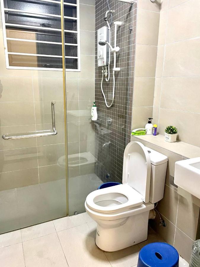 Homestay 3Br Near Setia Alam Shah Alam Exterior photo