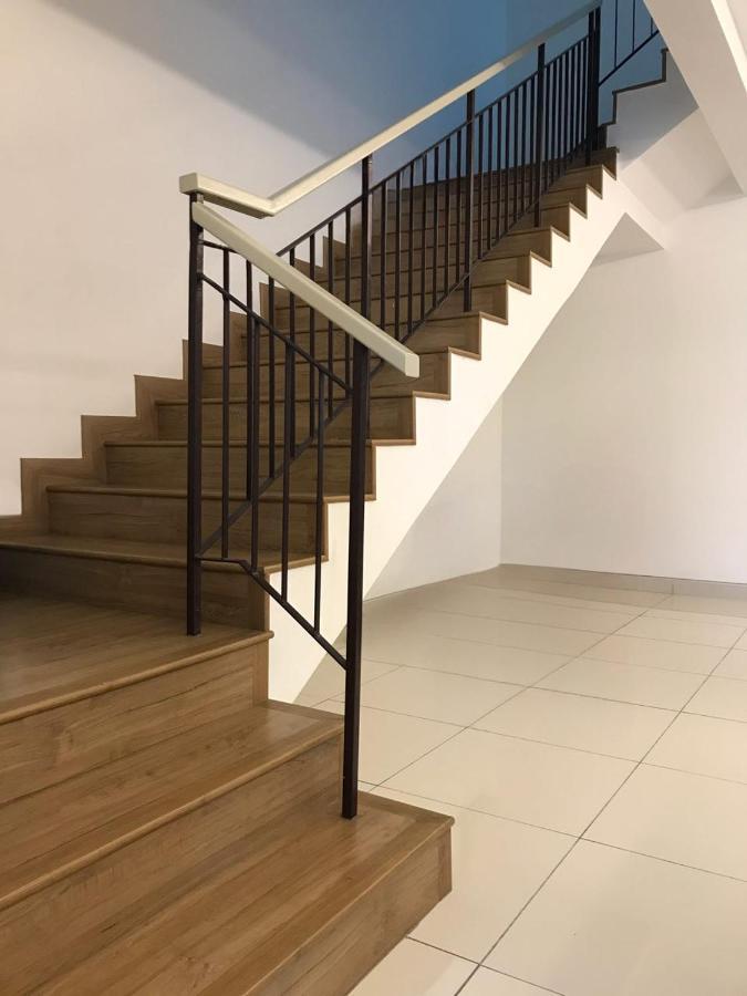 Homestay 3Br Near Setia Alam Shah Alam Exterior photo