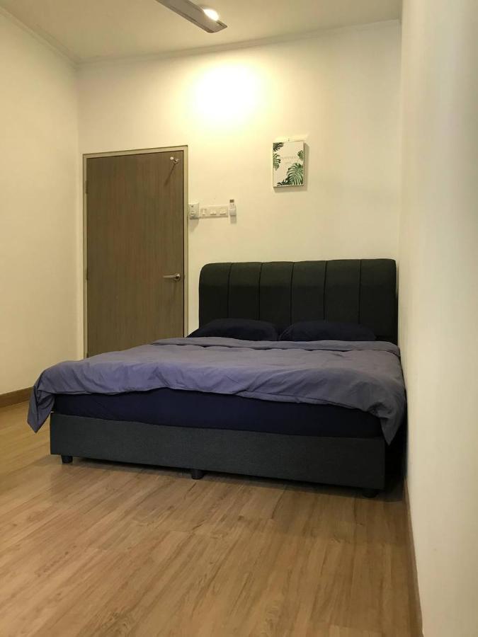 Homestay 3Br Near Setia Alam Shah Alam Exterior photo