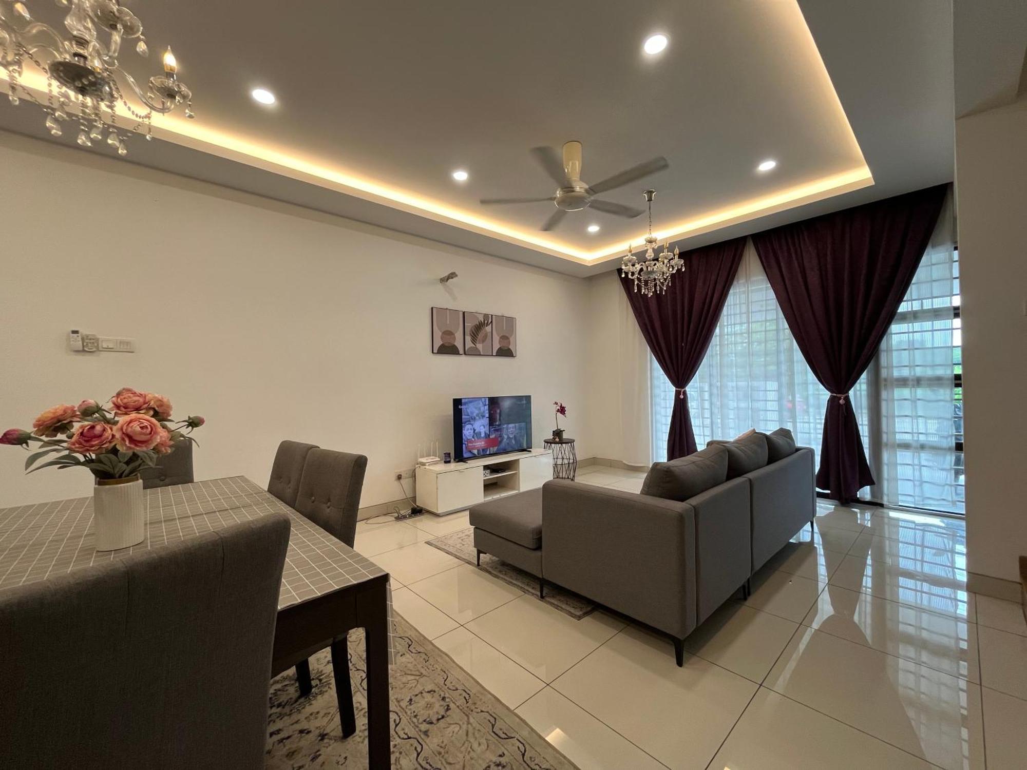 Homestay 3Br Near Setia Alam Shah Alam Exterior photo